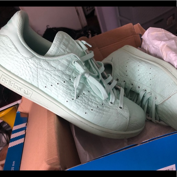 Adidas - Picture 1 of 3